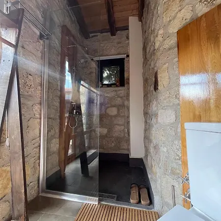 Tas Ev קרבורון